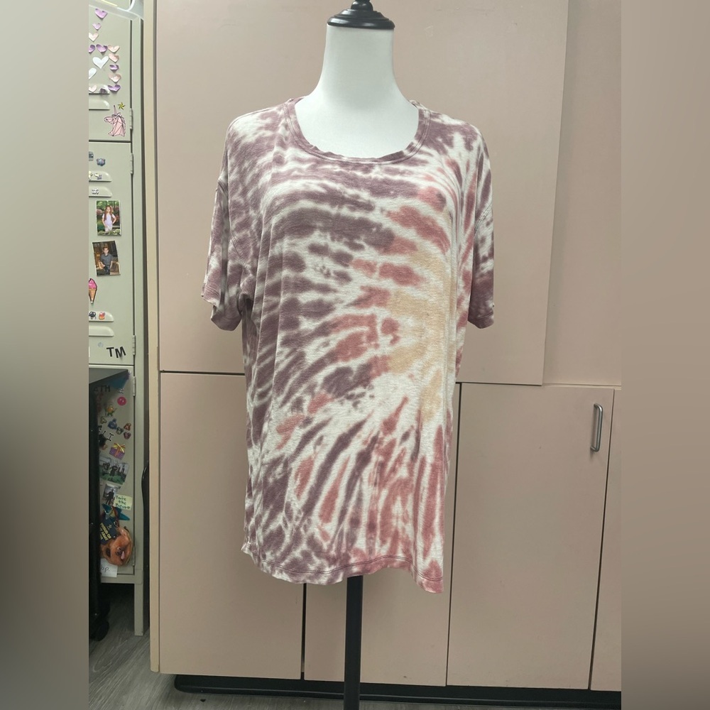 American Eagle oversized tie-dye t-shirt tan pink brown size medium loose fit